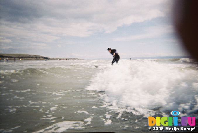 CNV00019 Jenni surfing